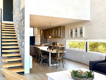 Pichilemu, Casa Moderna en Primera línea