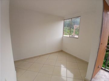 Apartamento Itagui en unidad completa piso intermedio
