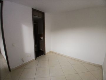 Apartamento Itagui en unidad completa piso intermedio