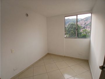 Apartamento Itagui en unidad completa piso intermedio