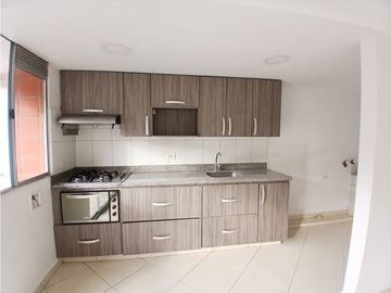 Apartamento Itagui en unidad completa piso intermedio