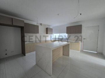 Venta Casa con Vista al Rio en Isla Mocoli