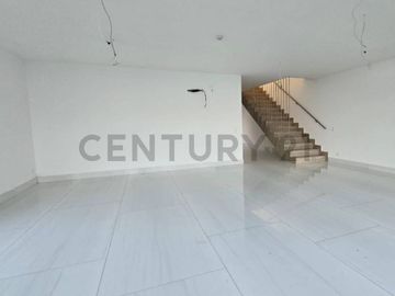 Venta Casa con Vista al Rio en Isla Mocoli