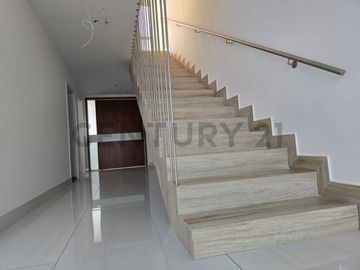Venta Casa con Vista al Rio en Isla Mocoli