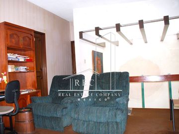 Casa Grande en Privada - Increíble Vista y Hermoso Jardín