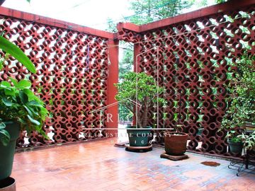 Casa Grande en Privada - Increíble Vista y Hermoso Jardín
