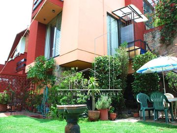 Casa Grande en Privada - Increíble Vista y Hermoso Jardín