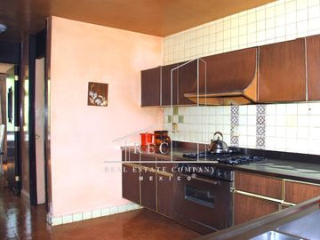 Casa Grande en Privada - Increíble Vista y Hermoso Jardín