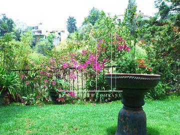 Casa Grande en Privada - Increíble Vista y Hermoso Jardín