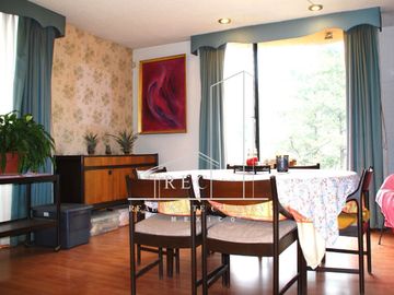 Casa Grande en Privada - Increíble Vista y Hermoso Jardín