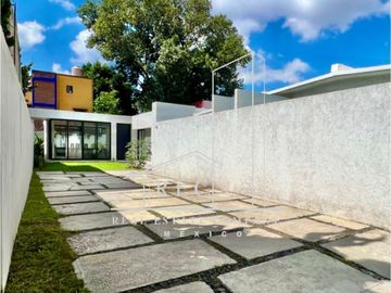 Hermosa casa en venta - Enorme jardín, diseño en una planta