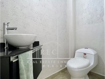 Hermosa casa en venta - Enorme jardín, diseño en una planta