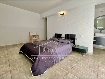Hermosa casa en venta - Enorme jardín, diseño en una planta
