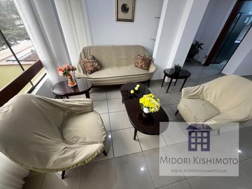 Depa 2do piso de residencia en Corpac