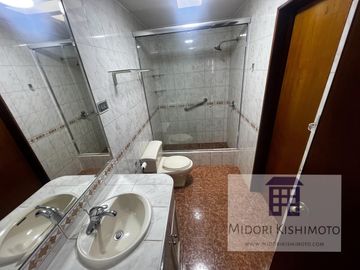 Depa 2do piso de residencia en Corpac