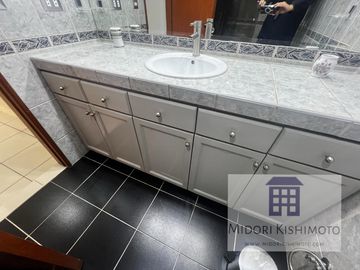 Depa 2do piso de residencia en Corpac
