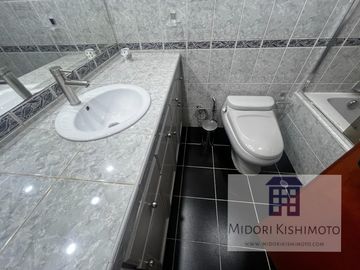 Depa 2do piso de residencia en Corpac
