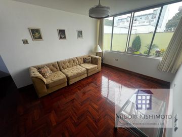 Depa 2do piso de residencia en Corpac