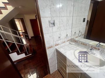 Depa 2do piso de residencia en Corpac