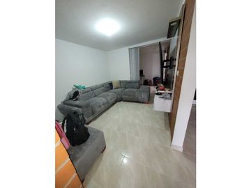 Vendo casa medianera en el conjunto residencial la colina en Tuluá val