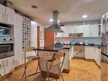 Chicureo Centro, casa en condominio con excelente ubicación