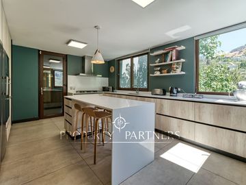 Excelente casa mediterránea Golf de Manquehue, cercana a  Colegio Everest