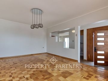 Casa en venta en Jardines del Sur, 4 habitaciones.