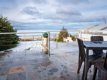 Hermosa casa con vista al Estrecho