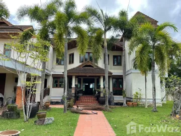 Be King of the Hill in Luxurious Choeng Thale Villa!