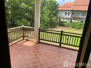 Be King of the Hill in Luxurious Choeng Thale Villa!