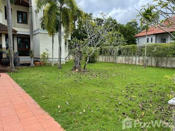 Be King of the Hill in Luxurious Choeng Thale Villa!