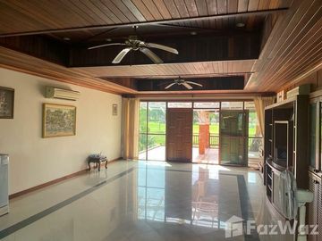 Be King of the Hill in Luxurious Choeng Thale Villa!