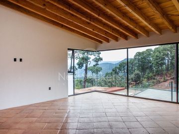 CASA EN VENTA EN AVANDARO