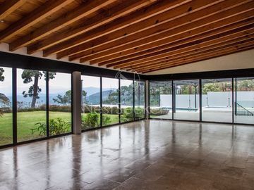 CASA EN VENTA EN AVANDARO