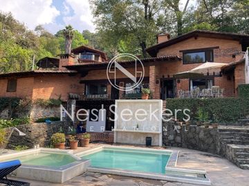 Casa en venta con Vista al lago en Avandaro