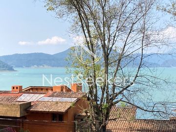 Casa en venta con Vista al lago en Avandaro