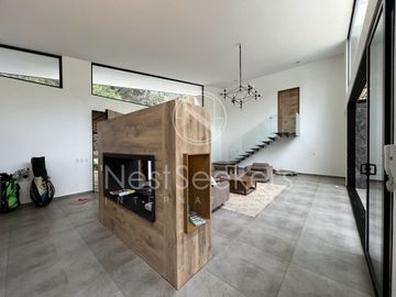 CASA DENTRO DE CLUB  DE GOLF, AVÁNDARO