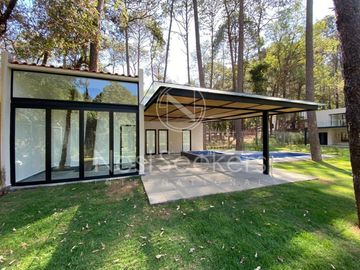 CASA DENTRO DE CLUB  DE GOLF, AVÁNDARO
