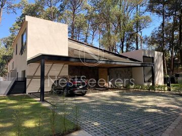 CASA DENTRO DE CLUB  DE GOLF, AVÁNDARO