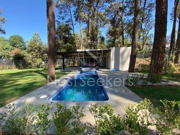 CASA DENTRO DE CLUB  DE GOLF, AVÁNDARO