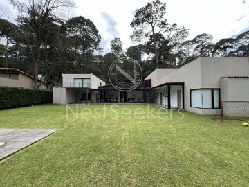 CASA DENTRO DE CLUB  DE GOLF, AVÁNDARO