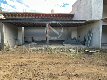 CASA NUEVA EN VENTA A UNOS MINUTOS DE AVANDARO