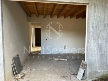 CASA NUEVA EN VENTA A UNOS MINUTOS DE AVANDARO