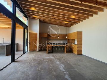 CASA NUEVA EN VENTA A UNOS MINUTOS DE AVANDARO