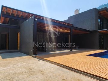 CASA NUEVA EN VENTA A UNOS MINUTOS DE AVANDARO