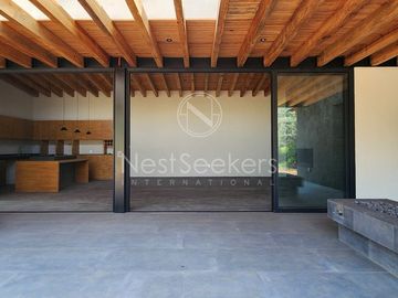 CASA NUEVA EN VENTA A UNOS MINUTOS DE AVANDARO