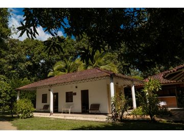 ACSI 947 Venta de casa campestre en Carmen de Apicala