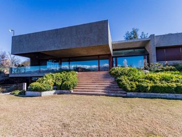 EXCLUSIVA CASA EN  VENTA / CAMINO EL CONDOR/ VITACURA