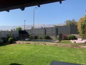 CASA 3 DORM + SERV + QUINCHO + PISCINA CHAMISERO