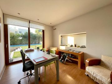CASA MEDITERRÁNEA 4 DORM + ESCRITORIO + SERVICIO LOS BOSQUES